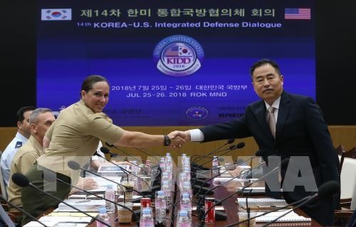 South Korea, US to keep sanctions against North Korea - ảnh 1
