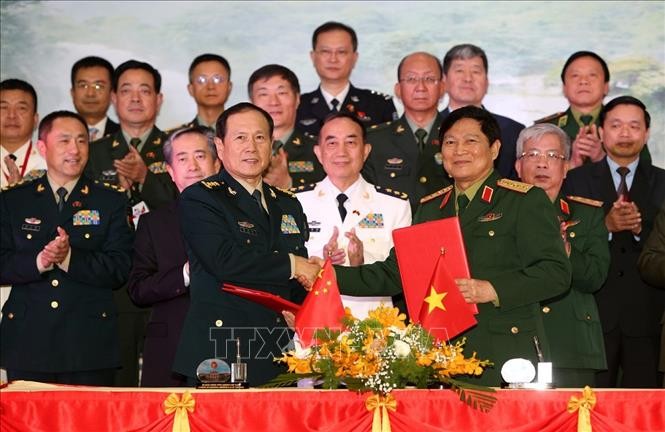 Vietnam, China hold border defence friendship exchange - ảnh 1
