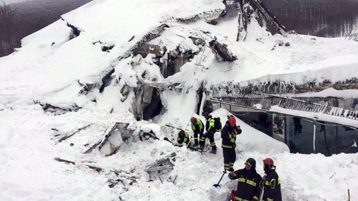 Four tourists from Sweden, Finland missing after avalanche in Norway  - ảnh 1