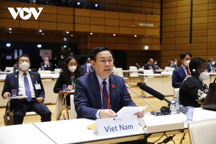 NA Chairman urges strong actions to improve legal framework, step up COVID-19 response, realize climate commitments - ảnh 1