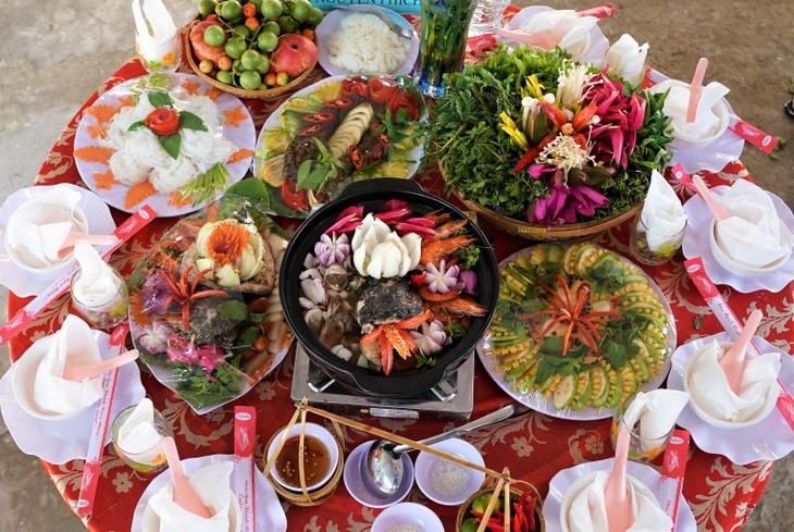 U Minh fish sauce hotpot – one of the top 100 Vietnamese specialties - ảnh 1