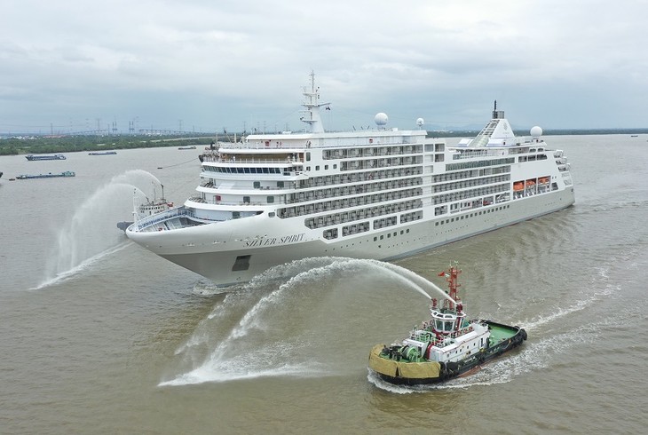 Tan Cang Hiep Phuoc Port welcomes first cruise ship of 2023 - ảnh 1