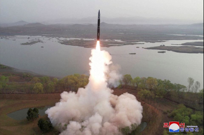 South Korea, US, Japan hold missile defence drills to counter North Korea - ảnh 1