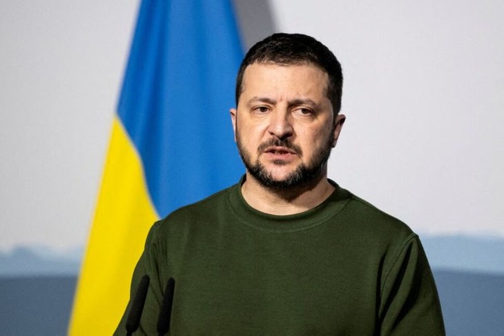 Ukraine's Zelenskiy heads to Berlin, Paris to drum up aid - ảnh 1
