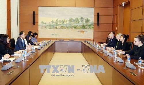 Memperkuat hubungan kerjasama antara anggota MN Vietnam dan legislator AS - ảnh 1