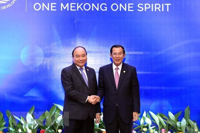 PM Nguyen Xuan Phuc menerima PM Kamboja, Samdech Techo Hun Xen - ảnh 1
