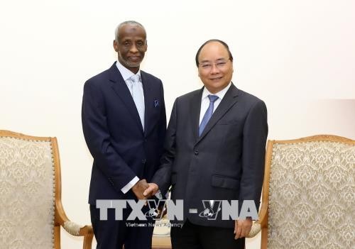 PM Viet Nam, Nguyen Xuan phuc menerima Dubes baru Republik Arab Mesir dan Dubes Sudan di Vietnam - ảnh 2
