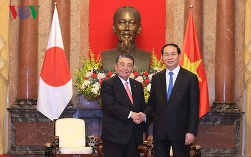 Presiden Vietnam, Tran Dai Quang melakukan pembicaraan Ketua Majelis Rendah Jepang, Tadamori Oshima dan menerima Ketua JiCA, Shinichi Kitaoka - ảnh 1