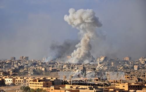 Rusia melakukan serangan udara terhadap kaum pembangkang di Suriah Selatan - ảnh 1