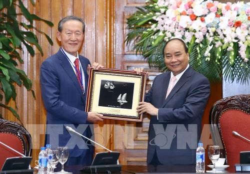 PM Vietnam, Nguyen Xuan Phuc menerima Ketua Konfederasi Industri Republik Korea - ảnh 1