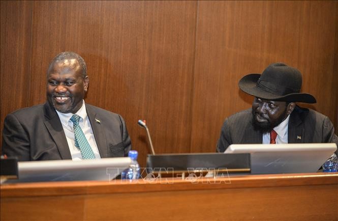 Sudan Selatan: Pemerintah dan faksi pemberontak menandatangani permufakatan damai - ảnh 1