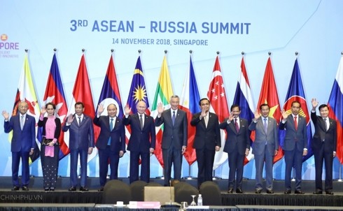 PM Vietnam, Nguyen Xuan Phuc menghadiri KTT ASEAN-Jepang ke-21, KTT ASEAN-Rusia ke-3 - ảnh 2