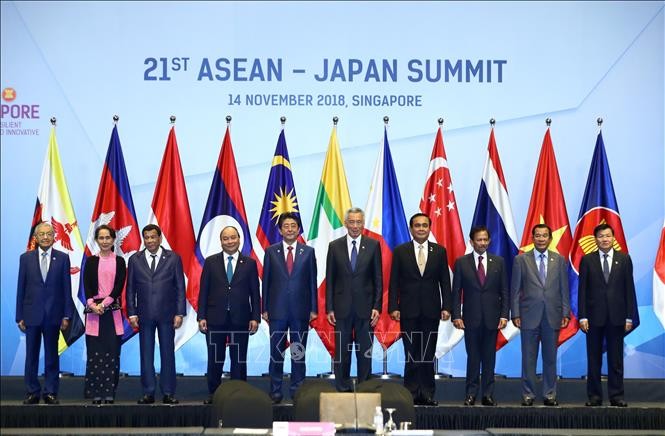 PM Vietnam, Nguyen Xuan Phuc menghadiri KTT ASEAN-Jepang ke-21, KTT ASEAN-Rusia ke-3 - ảnh 1