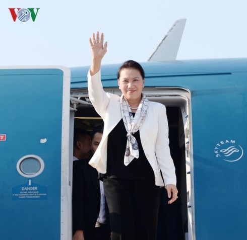 Ketua Majelis Nasional Vietnam Nguyen Thi Kim Ngan telah tiba di Kamboja - ảnh 1