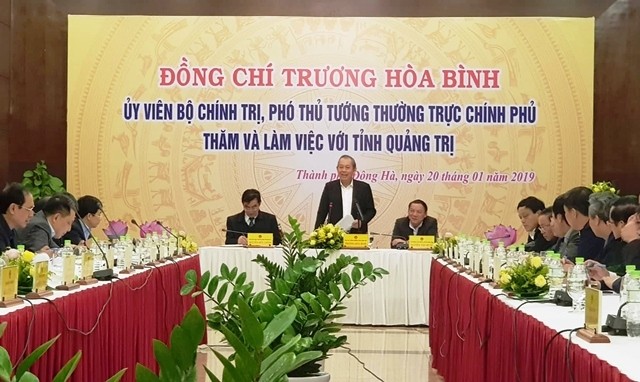 Deputi Harian PM Vietnam, Truong Hoa Binh melakukan temu kerja di Provinsi Quang Tri - ảnh 1
