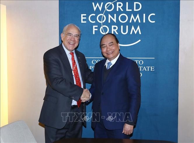 PM Viet Nam, Nguyen Xuan Phuc melakukan pertemuan bilateral di sela-sela Konferensi WEF Davos 2019 - ảnh 2