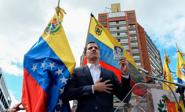 Venezuela memperingatkan benggolan oposisi Juan Guaido bisa digugat ketika kembali pulang ke tanah air - ảnh 1