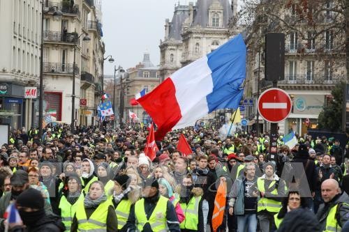 Perancis: Skala demonstrasi-demonstrasi “rompi kuning” berangsur-angsur dipersempit - ảnh 1