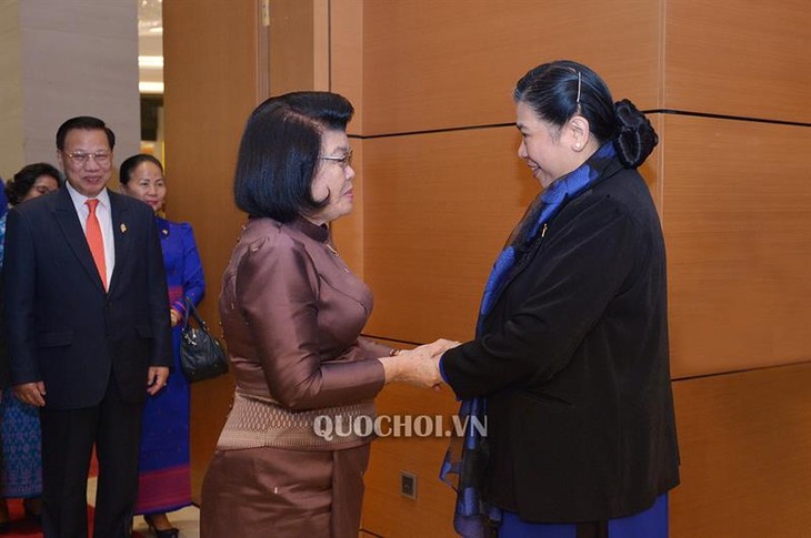 Delegasi Parlemen Kerajaan Kamboja melakukan kunjungan resmi di Vietnam - ảnh 1