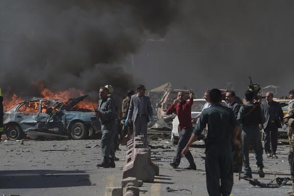 Lebih dari 10 orang terbunuh dalam serangan udara yang dilakukan oleh pasukan internasional di Afghanistan - ảnh 1