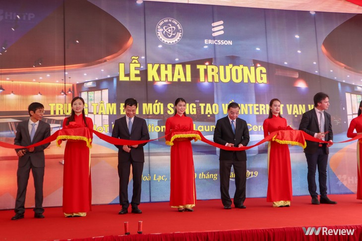 Membuka Pusat Pembaruan Kreatif  IoT yang pertama di Vietnam - ảnh 1