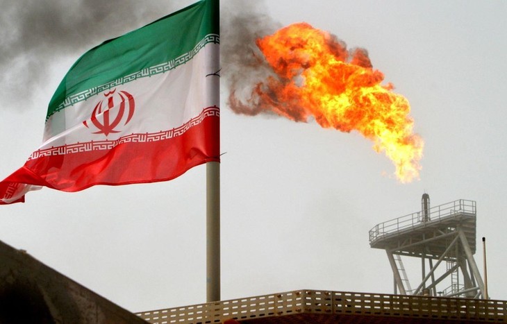 Banyak negara memprotes perihal AS menghentikan status membebaskan pembelian minyak Iran - ảnh 1