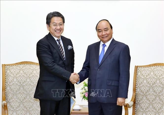 PM Vietnam, Nguyen Xuan Phuc menerima Gubenur Bank Kerjasama Internasional Jepang - ảnh 1