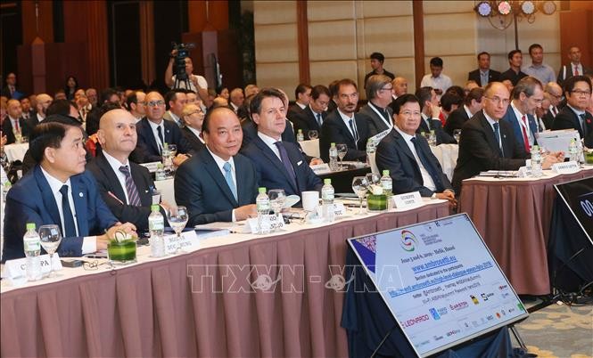 PM Vietnam, Nguyen Xuan Phuc dan PM Italia, Giuseppe Conte bersama-sama memimpin Forum Badan Usaha Italia – ASEAN - ảnh 1