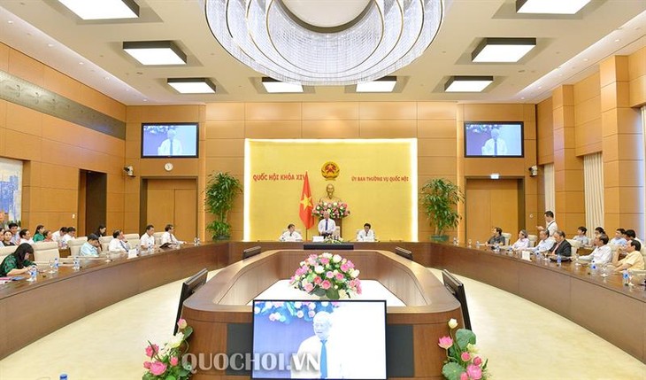 Wakil Ketua MN Vietnam, Uong Chu Luu bertemu dengan peserta Konfrensi Briefing Nasional ke-8  Asosiasi Persahabatan Vietnam-Federasi Rusia - ảnh 1