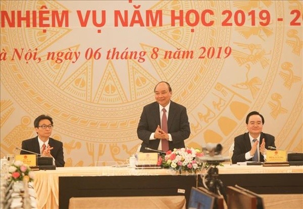 PM Nguyen Xuan Phuc menghadiri Konferensi menggelarkan tugas tahun ajar 2019-2020 - ảnh 1