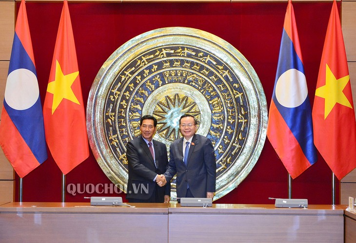 Memperkuat hubungan kerjasama antara MN Vietnam dan Parlemen Laos - ảnh 1