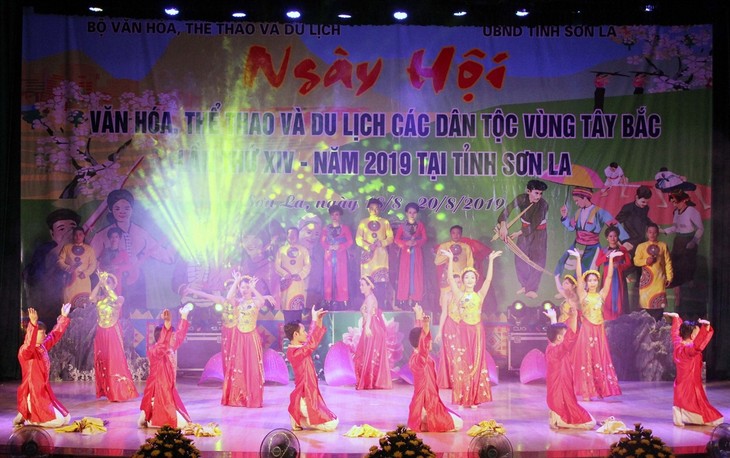 Provinsi Phu Tho akan menyelenggarakan Festival Kebudayaan, Olahraga dan Pariwisata Etnis-Etnis di Daerah Tay Bac tahun 2022 - ảnh 1