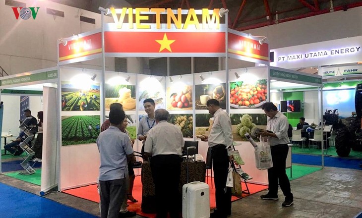 Vietnam memperkenalkan banyak produk teknologi pertanian di INAGRITECH Indonesia 2019 - ảnh 1