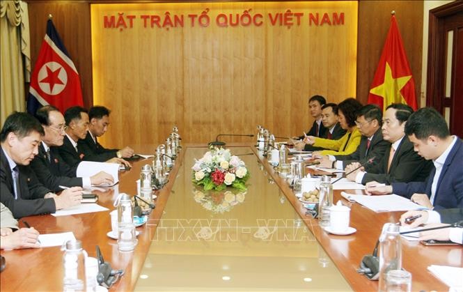 Ketua Pengurus Besar Front Tanah Air Vietnam, Tran Thanh Man  menerima delegasi Organisasi politik untuk kaum pekerja dari Partai Pekerja Korea - ảnh 1