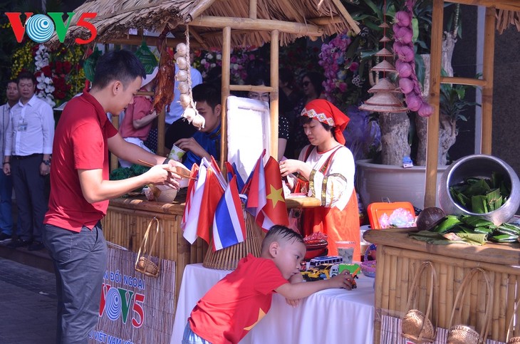 Pekan Raya VOV yang menggembirakan untuk menyambut ultah ke-74  Berdirinya Radio Suara  Vietnam   - ảnh 2