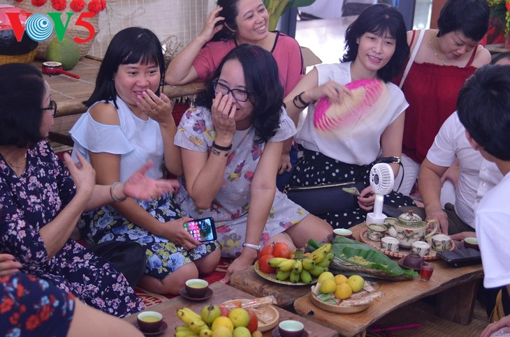 Pekan Raya VOV yang menggembirakan untuk menyambut ultah ke-74  Berdirinya Radio Suara  Vietnam   - ảnh 13