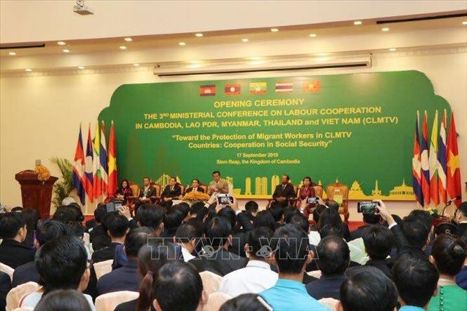Konferensi Menteri Tenaga Kerja Kamboja, Laos, Myanmar, Thailand dan Vietnam menuju ke usaha melindungi kaum pekerja migran - ảnh 1