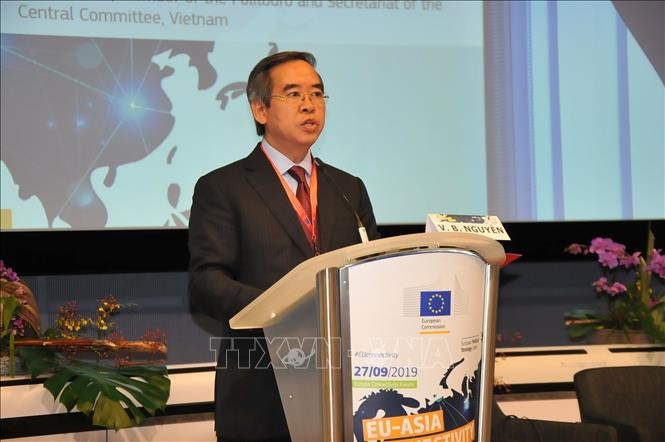 Kepala Departemen Ekonomi KS PKV, Nguyen Van Binh menghadiri Forum Konektivitas Eropa – Asia - ảnh 1
