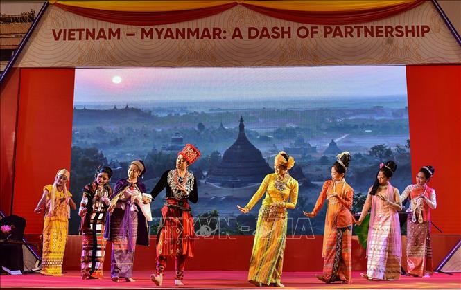 Vietnam mengadakan pekan kebudayaan di Myanmar - ảnh 1