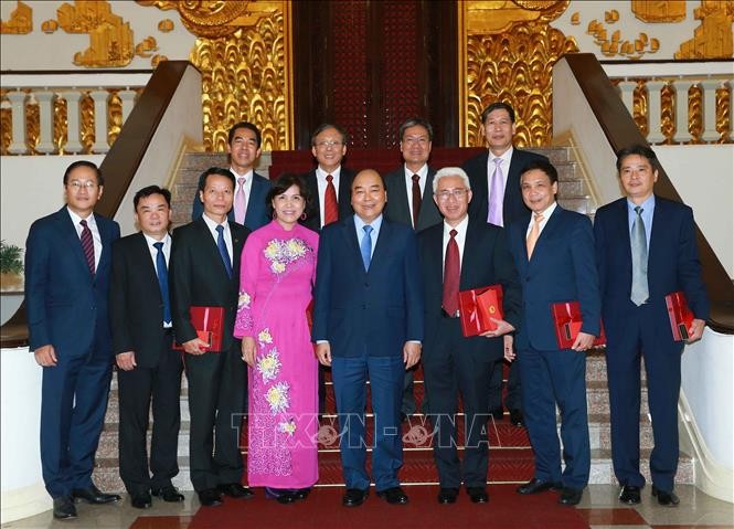 PM Nguyen Xuan Phuc menerima para Dubes Vietnam untuk berbagai negara sebelum berangkat menerima tugas - ảnh 1