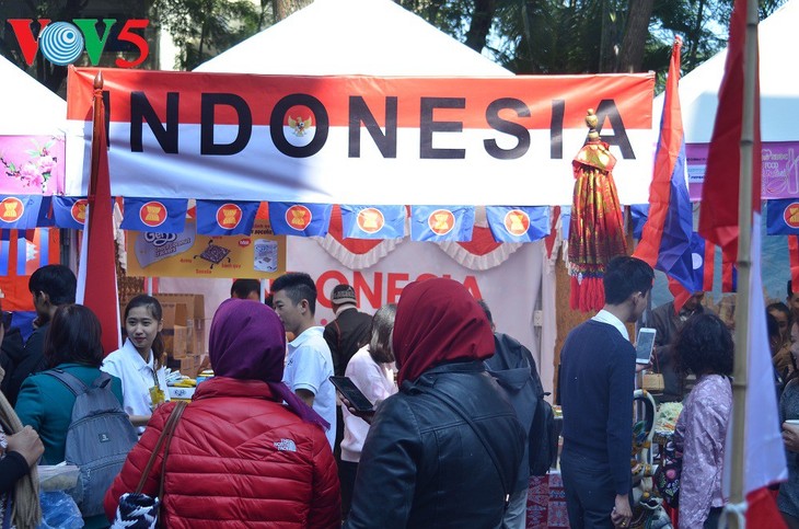 Kuliner Indonesia Menyerap Para Pengunjung di Festival Kuliner Internasional Ketujuh  - ảnh 2