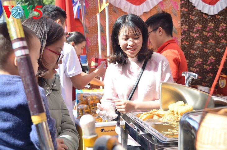Kuliner Indonesia Menyerap Para Pengunjung di Festival Kuliner Internasional Ketujuh  - ảnh 5