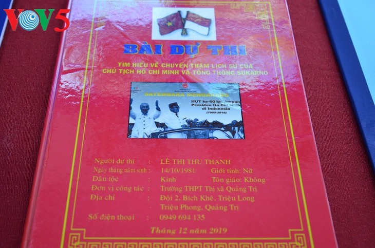 Acara Evaluasi dan Penyampaian Hadiah Sayembara Mengarang “Mencari Tahu tentang Kunjungan Bersejarah Presiden Ho Chi Minh di Indonesia dan Presiden Soekarno di Vietnam” - ảnh 11