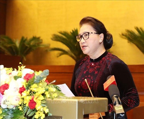 Ketua MN Vietnam, Nguyen Thi Kim Ngan Menghadiri Acara Serah Terima Medali dan Bintang dari Partai dan Negara Laos untuk Semua Kolektif  dan Perseorangan MN Vietnam - ảnh 1