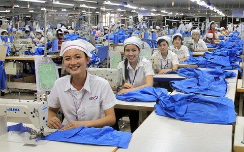 Menuntut supaya menjamin keselamatan bagi para tenaga kerja Vietnam di Malaysia - ảnh 1