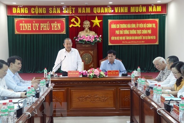 Deputi Harian PM Vietnam, Truong Hoa Binh melakukan rapat kerja di Provinsi Phu Yen - ảnh 1