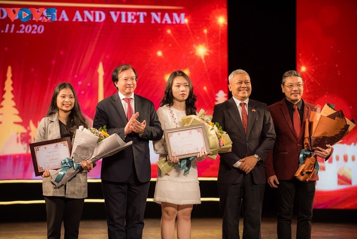 Panorama Program “Malam Persahabatan Vietnam-Indonesia“ - ảnh 5