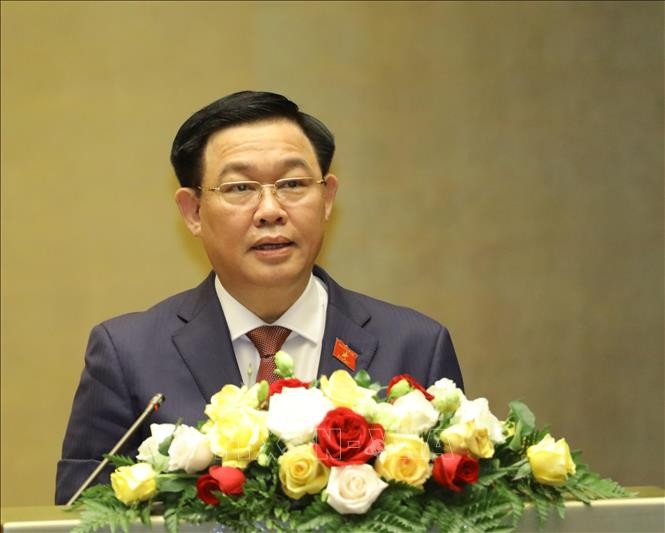 Ketua Kongres Rakyat Nasional  Tiongkok Ucapkan Selamat kepada Ketua MN Vietnam, Vuong Dinh Hue - ảnh 1