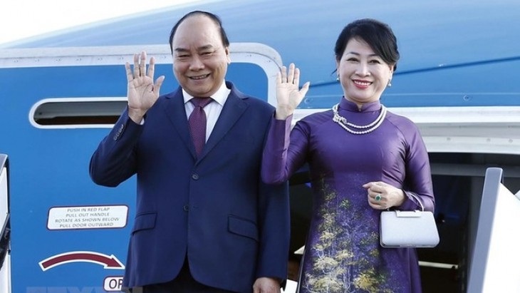 Presiden Nguyen Xuan Phuc Melakukan Kunjungan Persahabatan Resmi di Laos - ảnh 1