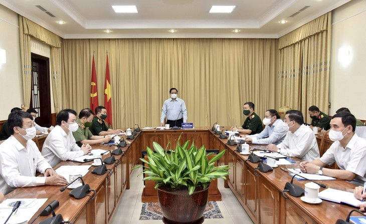 PM Pham Minh Chinh Melakukan Rapat Kerja dengan Badan Pengelolaan Mousolium Presiden Ho Chi Minh - ảnh 1